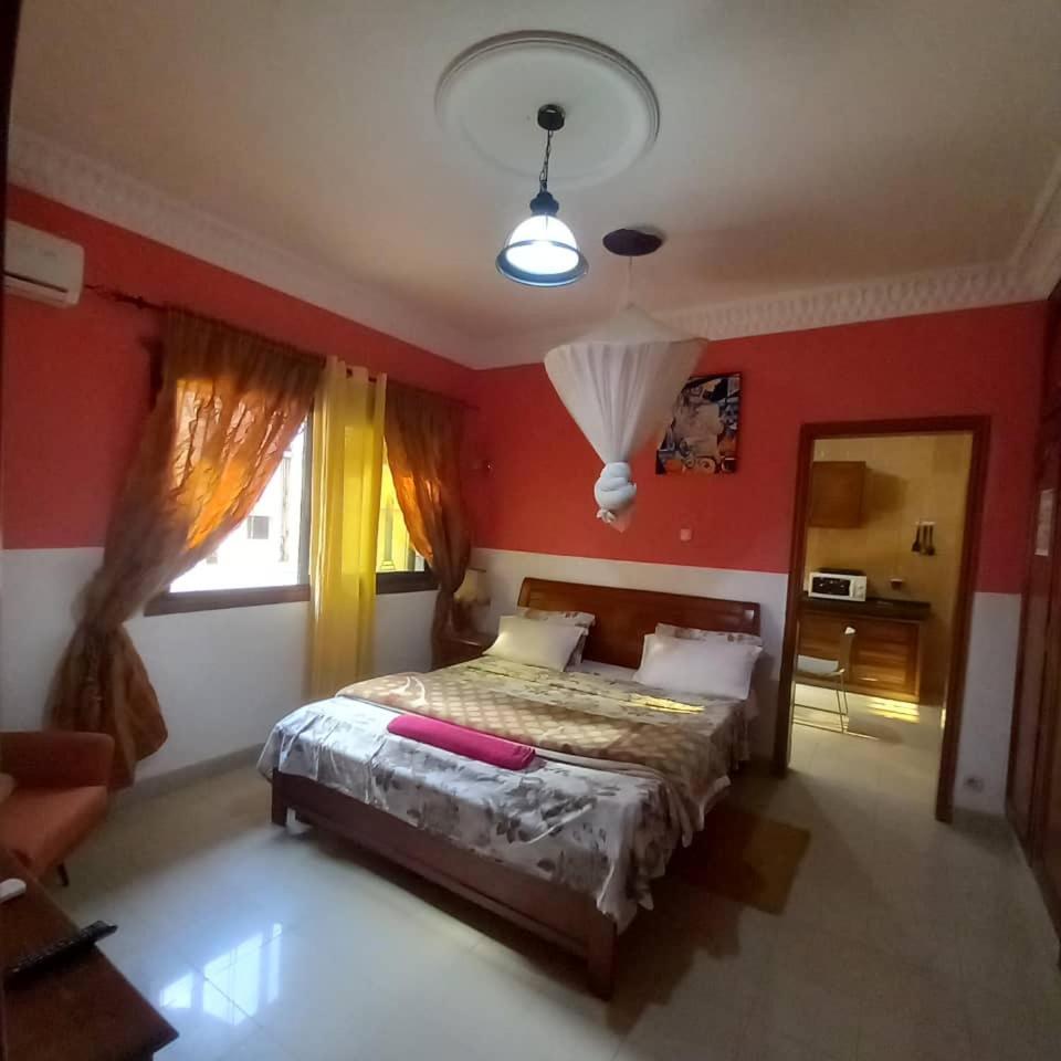 Residence Les Calanques Дакар Екстериор снимка