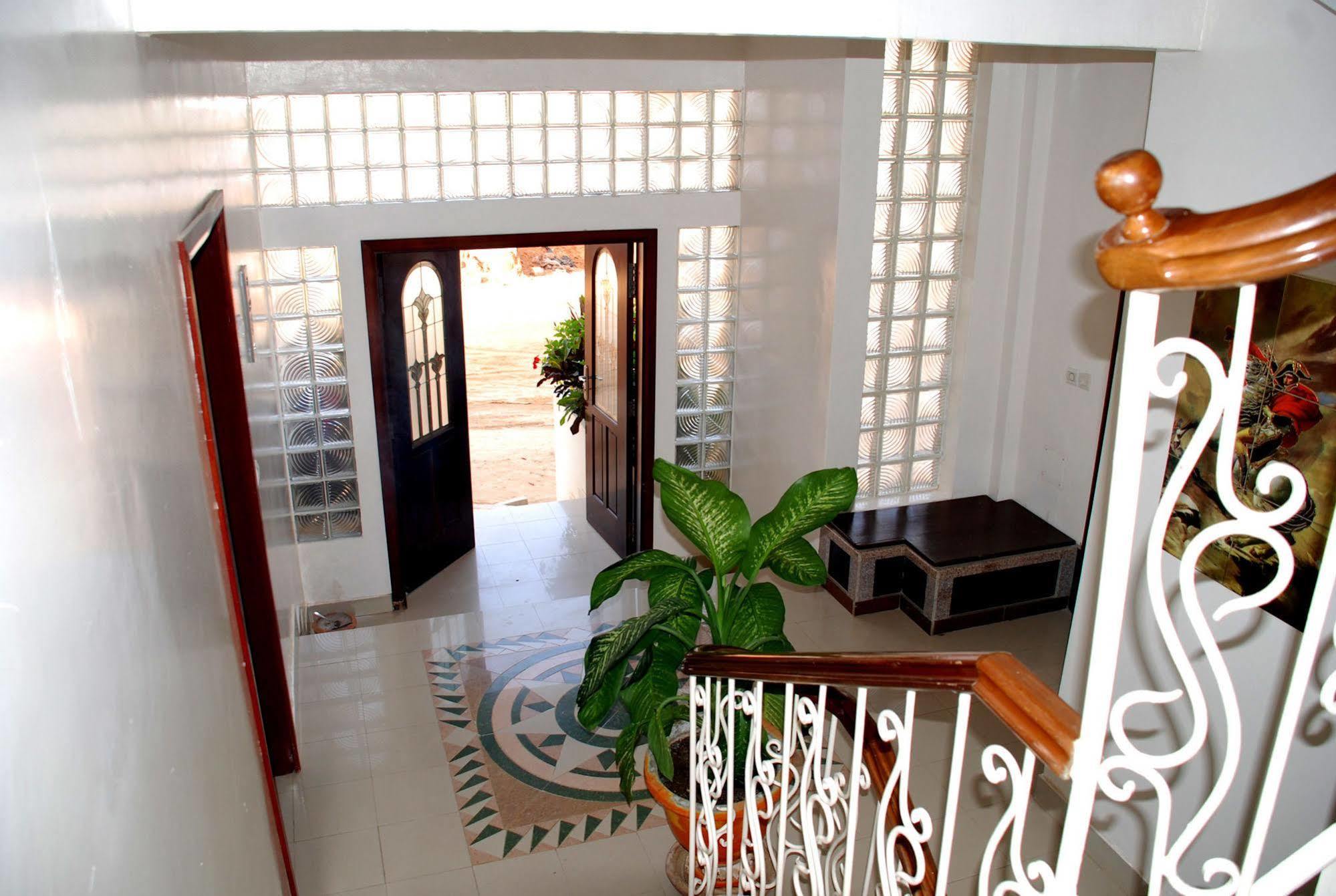 Residence Les Calanques Дакар Екстериор снимка